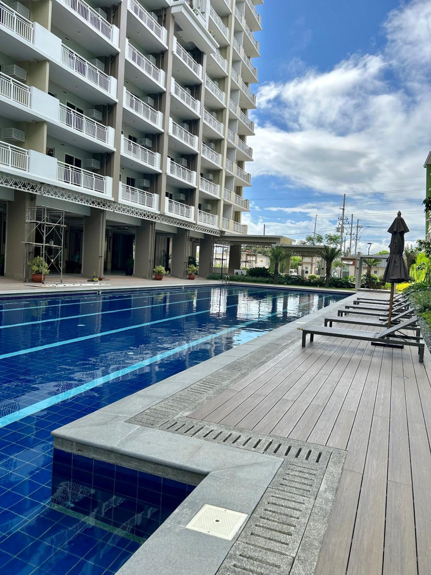 The Atherton Paranaque City Eksteriør bilde