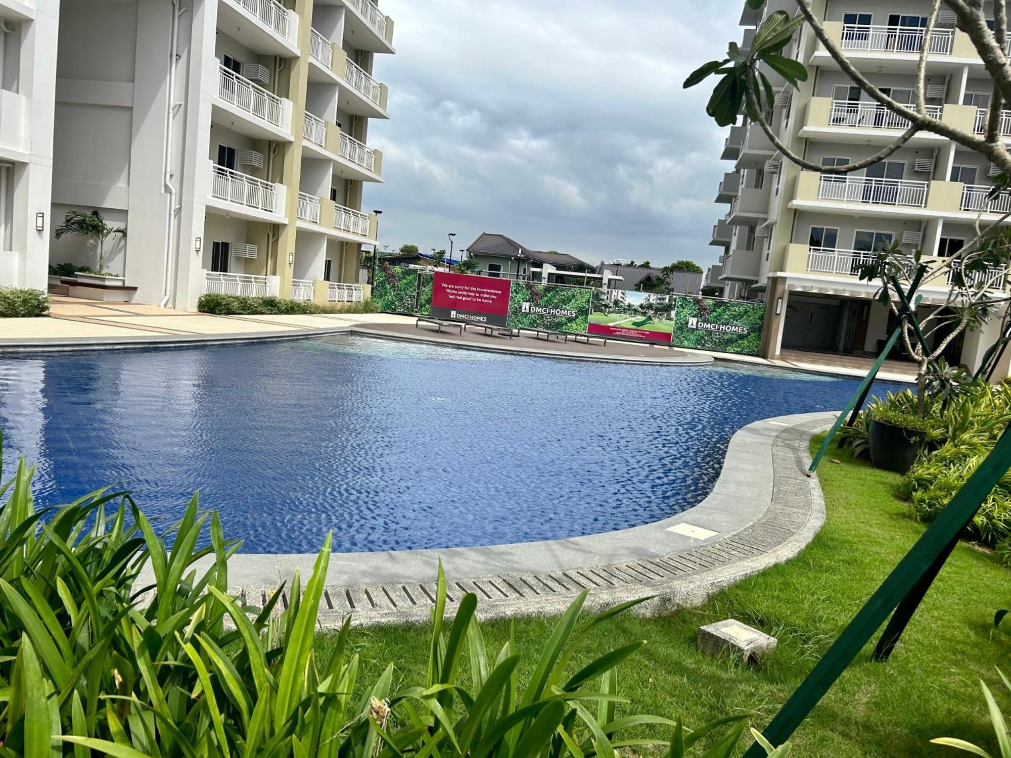 The Atherton Paranaque City Eksteriør bilde
