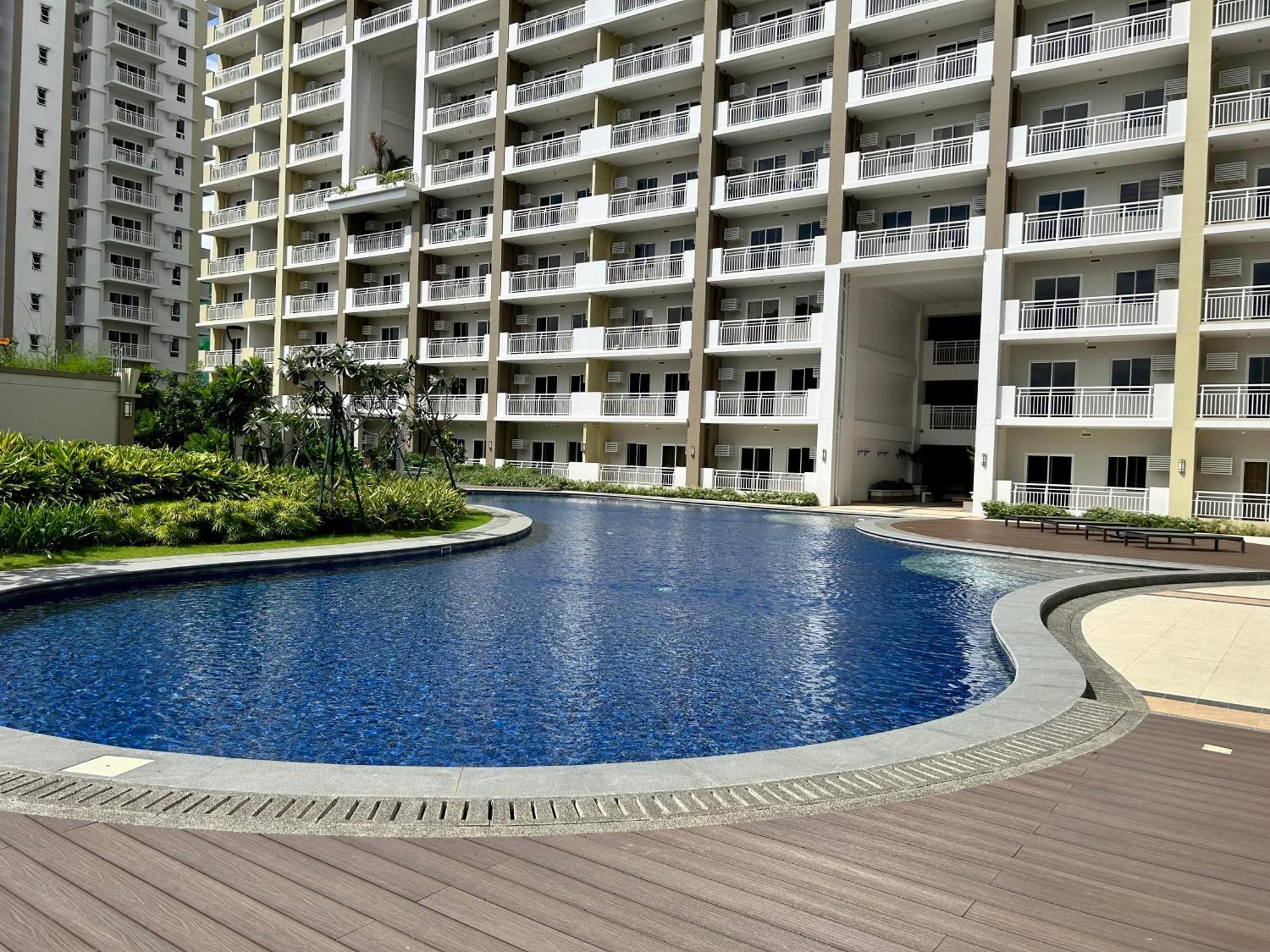 The Atherton Paranaque City Eksteriør bilde