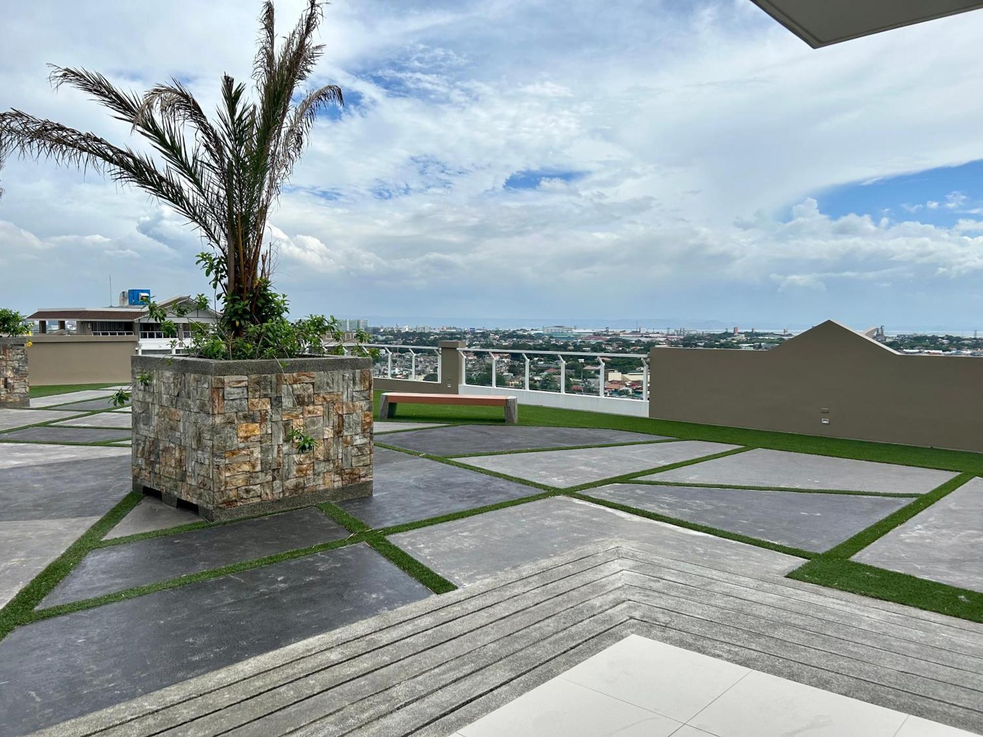 The Atherton Paranaque City Eksteriør bilde